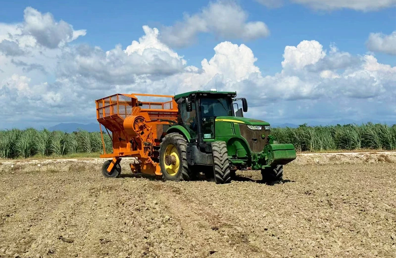 Ültetés John Deere géppel – Tajvan, Kína Ültetés John Deere géppel – Tajvan, Kína